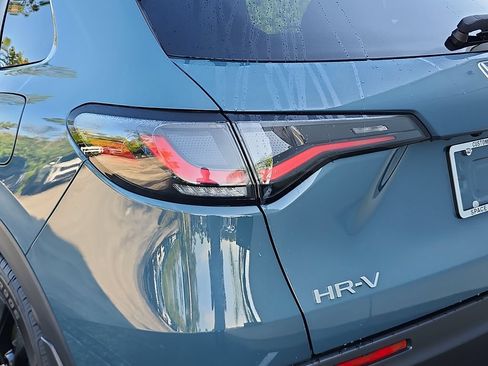 Used 2024 Honda HR-V Sport image 15