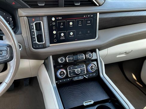 Used 2022 GMC Yukon Denali w/ Denali Premium Package image 6