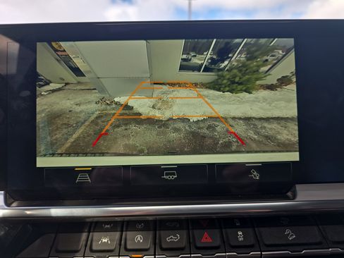 Used 2026 Chevrolet Silverado 1500 LT Trail Boss w/ Convenience Package II image 32