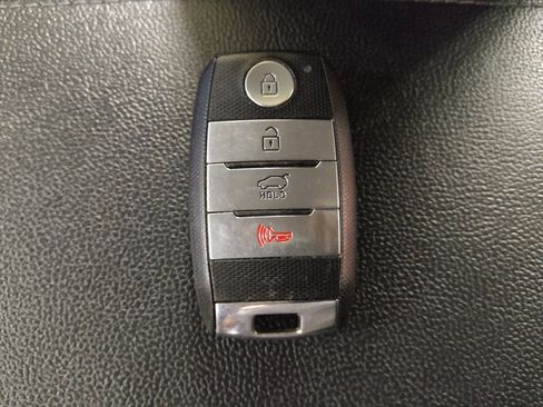 Used 2018 Kia Optima LX image 32