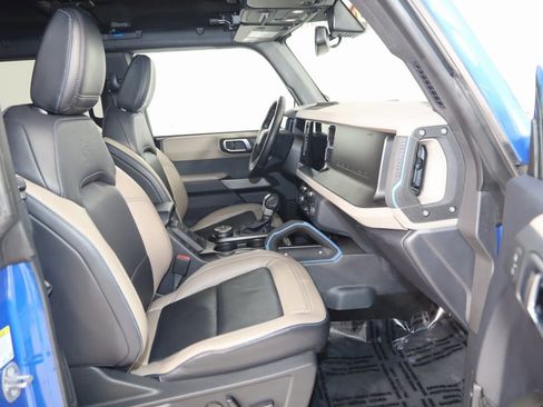 Used 2022 Ford Bronco Wildtrak image 13