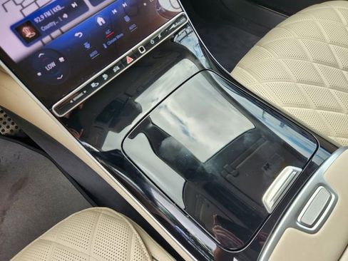 Used 2024 Mercedes-Benz S 580e 4MATIC Sedan image 19