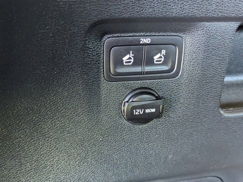 Used 2022 Kia Telluride EX w/ EX Premium Package image 10