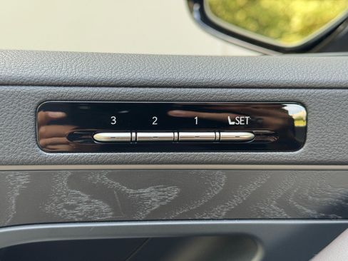 Used 2023 Lexus LX 600 Luxury w/ Appearance Package image 18