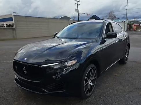 Used 2017 Maserati Levante w/ Sport Package image 17