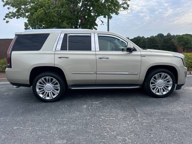 Used 2015 Cadillac Escalade Platinum AWD/4WD image 7