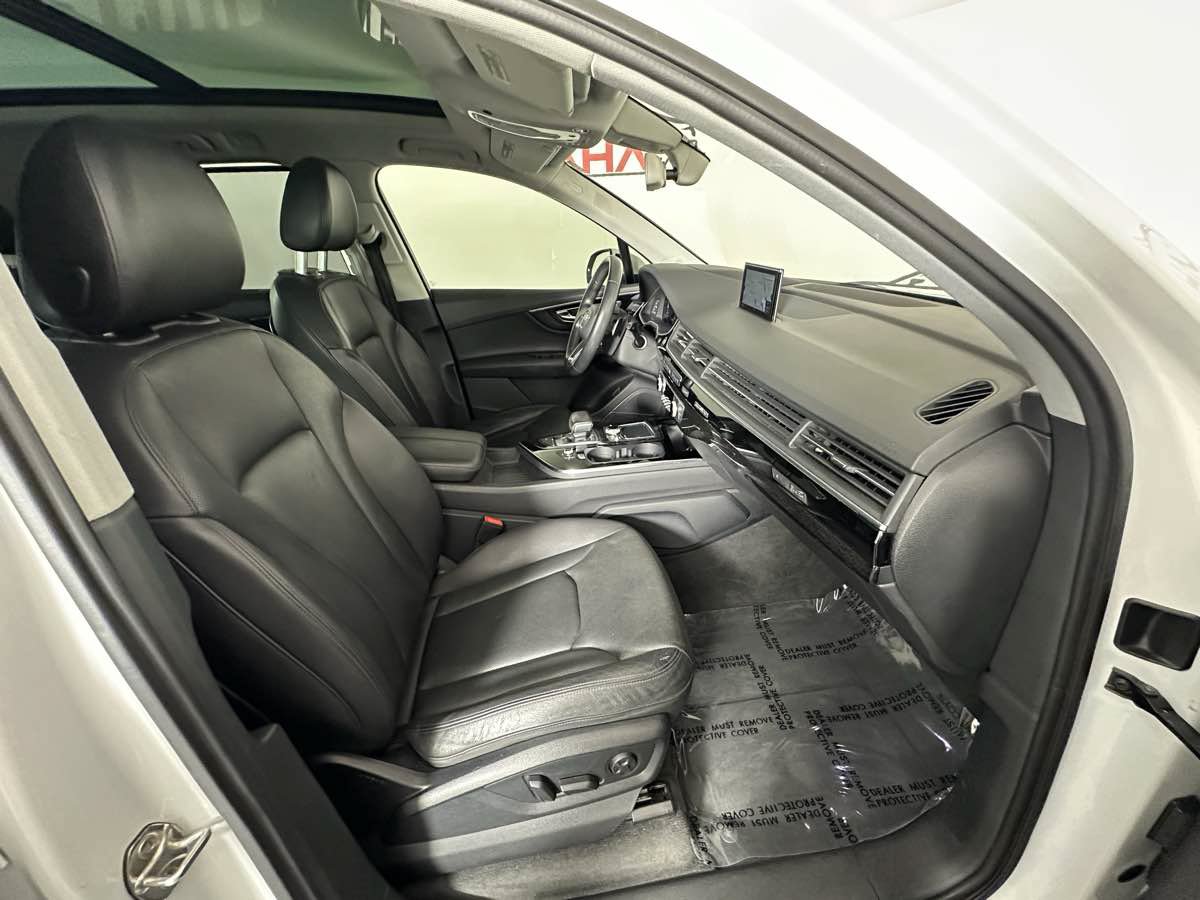 Used 2017 Audi Q7 3.0T Prestige w/ Prestige Package AWD/4WD image 27