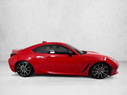 Used 2023 Toyota GR86 RWD image 2