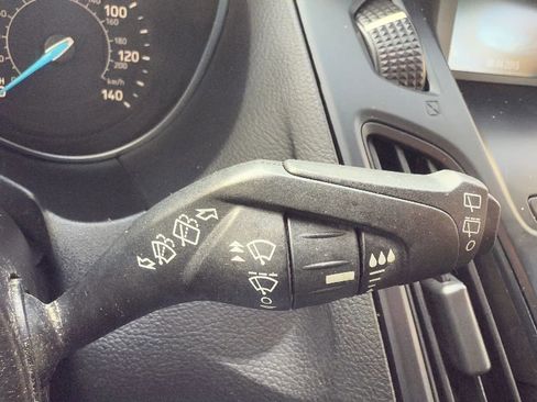 Used 2015 Ford Focus SE w/ SE Sport Package image 13