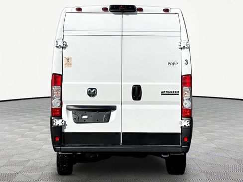 Used 2023 RAM ProMaster 2500 w/ Driver Convenience Group FWD image 5