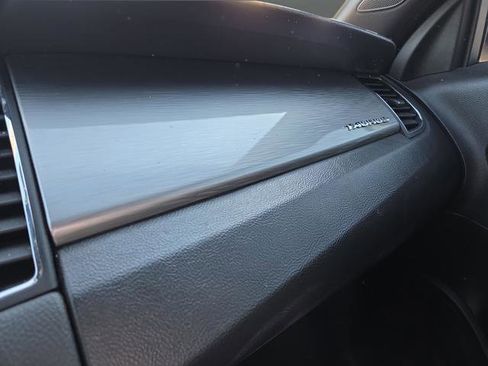 Used 2013 Ford Taurus SEL image 25