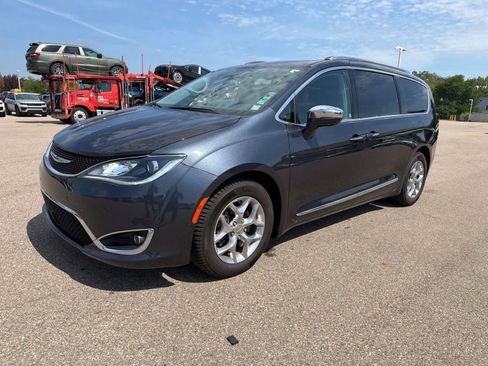 Certified 2019 Chrysler Pacifica Limited w/ Advanced Safetytec Group FWD image 1