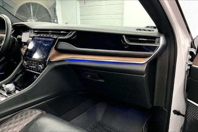 Used 2023 Jeep Grand Cherokee L Summit w/ Rear Seat Video Group I AWD/4WD image 18