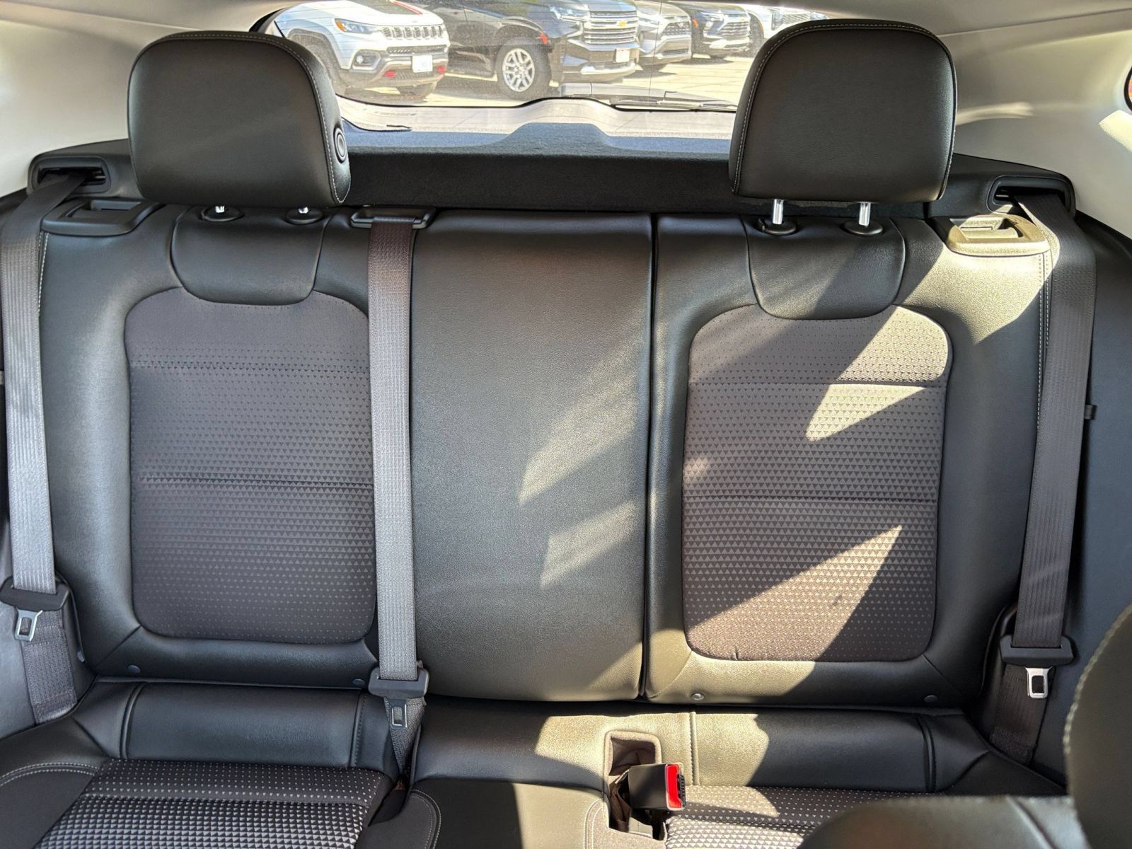 Used 2025 Chevrolet Trax LT FWD image 38