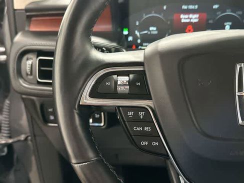 Used 2022 Lincoln Nautilus Reserve AWD/4WD image 9