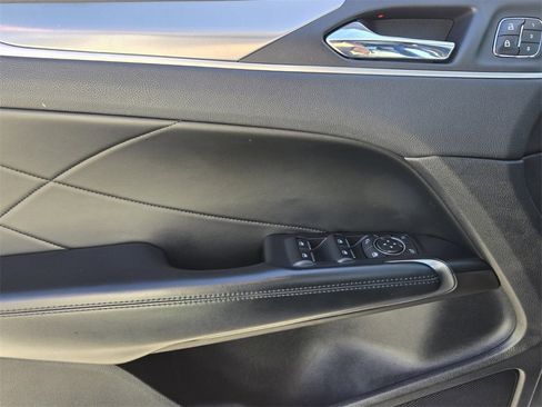 Used 2019 Lincoln MKC Reserve image 28