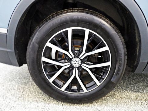 Used 2021 Volkswagen Tiguan SE FWD image 20