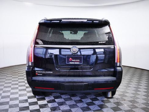 Used 2015 Cadillac Escalade Luxury image 9