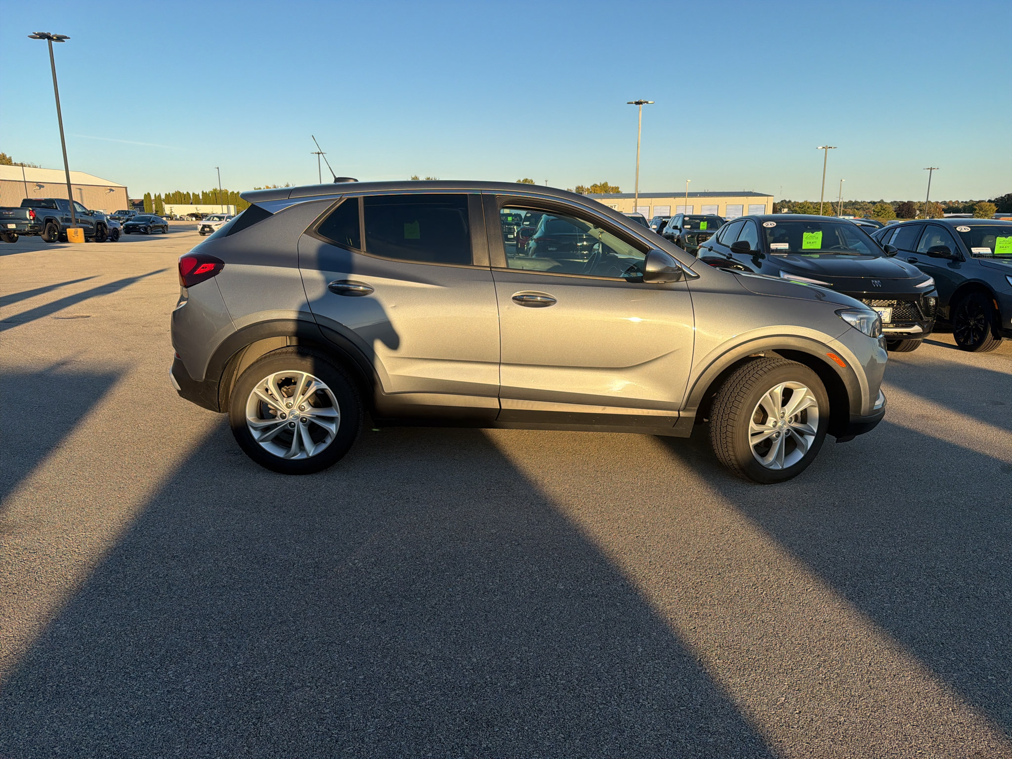 Used 2020 Buick Encore GX Preferred w/ Cold Weather Comfort Package FWD image 3