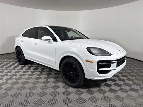 New 2025 Porsche Cayenne Coupe image 9