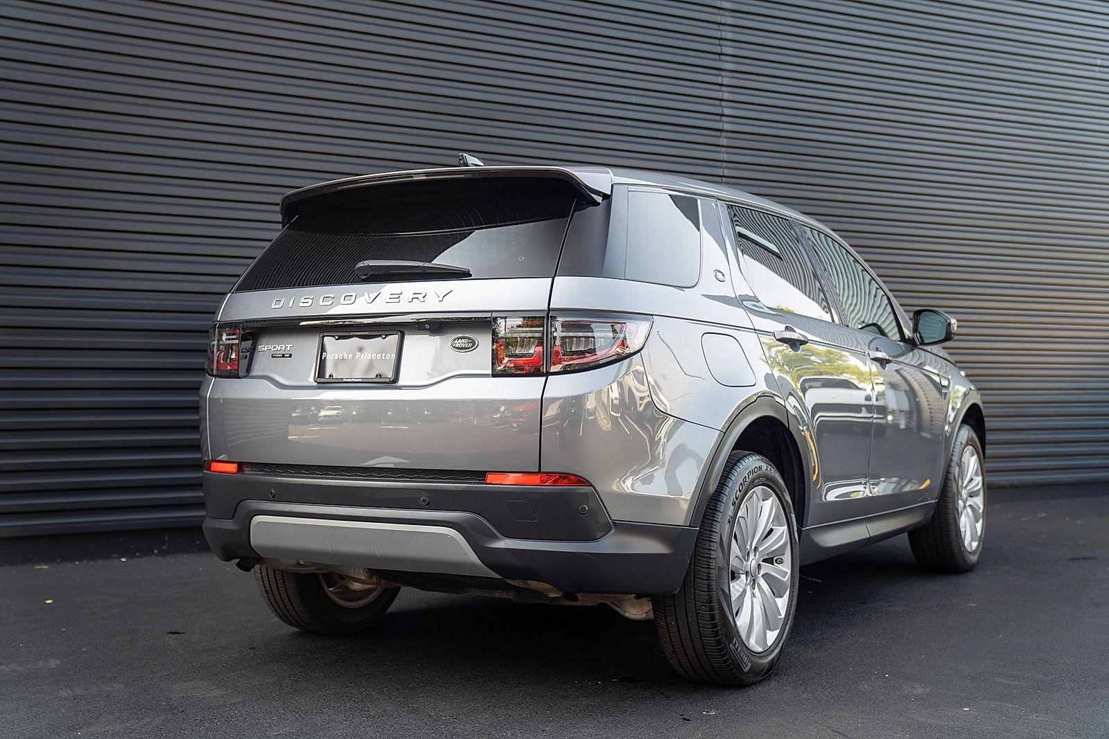 Used 2020 Land Rover Discovery Sport SE AWD/4WD image 26