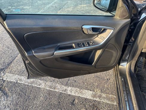 Used 2012 Volvo S60 T5 w/ Climate Pkg image 10