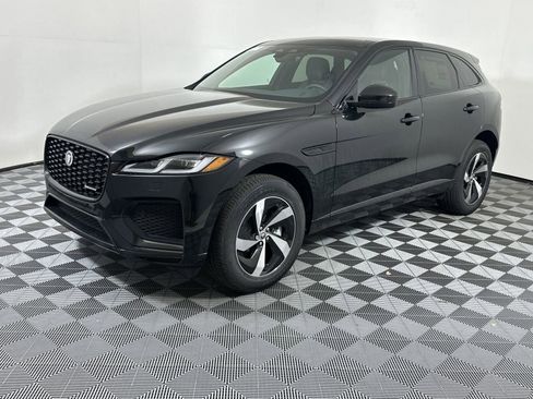 Used 2025 Jaguar F-PACE R-Dynamic S image 1