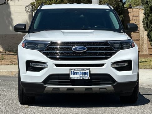 Used 2023 Ford Explorer XLT w/ Equipment Group 202A AWD/4WD image 9