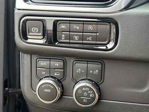 Used 2026 GMC Yukon XL Elevation image 29