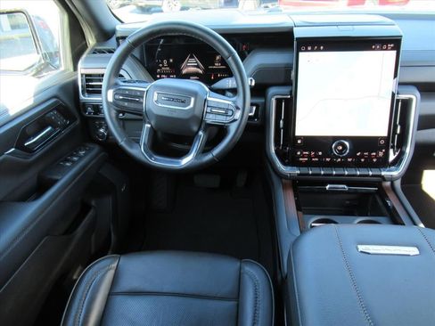 Used 2025 GMC Yukon XL Denali image 13