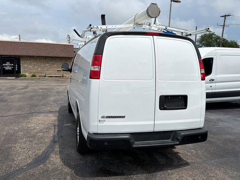 Used 2019 Chevrolet Express 3500 w/ Driver Convenience Package RWD image 5
