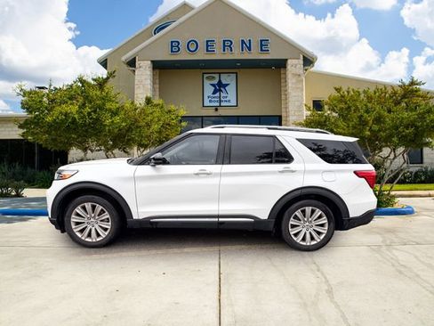 Used 2023 Ford Explorer Limited w/ Limited Technology Package image 2