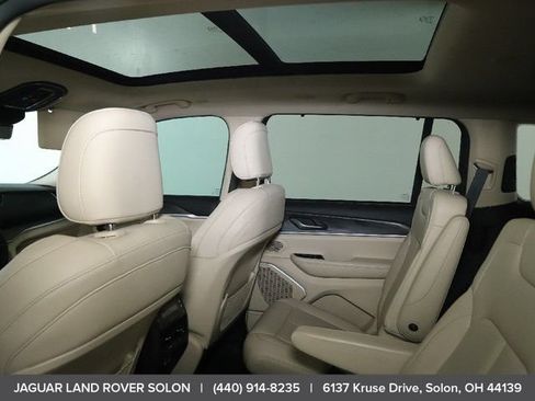 Used 2022 Jeep Grand Cherokee L Limited w/ Luxury Tech Group II AWD/4WD image 19
