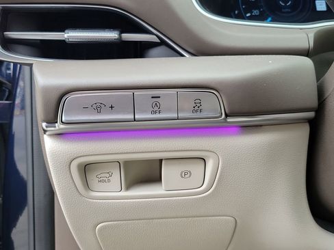 Used 2022 Genesis GV80 2.5T w/ Prestige Package 04 image 14