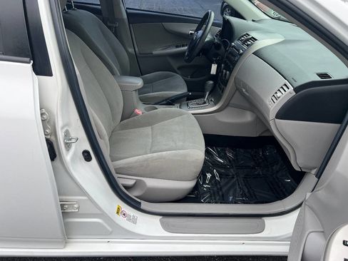 Used 2011 Toyota Corolla LE FWD image 24
