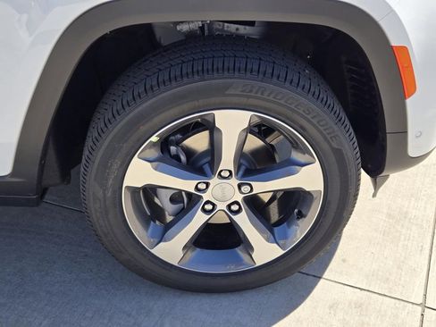 New 2026 Jeep Grand Cherokee Limited image 6