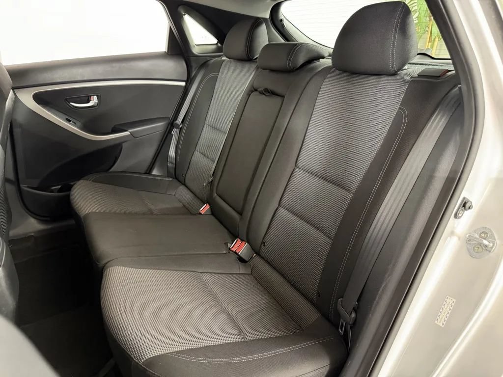 Used 2016 Hyundai Elantra GT FWD image 23