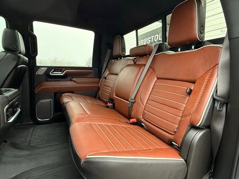 Used 2025 GMC Sierra 2500 Denali Ultimate image 25