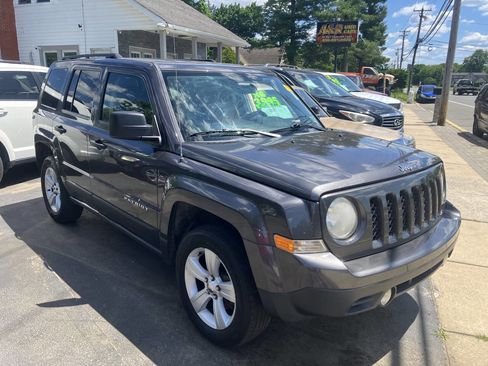 Used 2014 Jeep Patriot Sport w/ Tire & Wheel Group AWD/4WD image 1