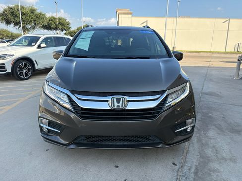 Used 2020 Honda Odyssey Elite image 3