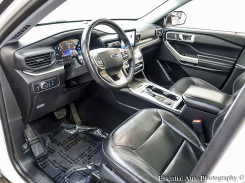 Certified 2021 Ford Explorer XLT w/ Equipment Group 202A image 10