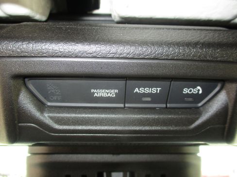 Used 2025 Jeep Wrangler Sahara image 30
