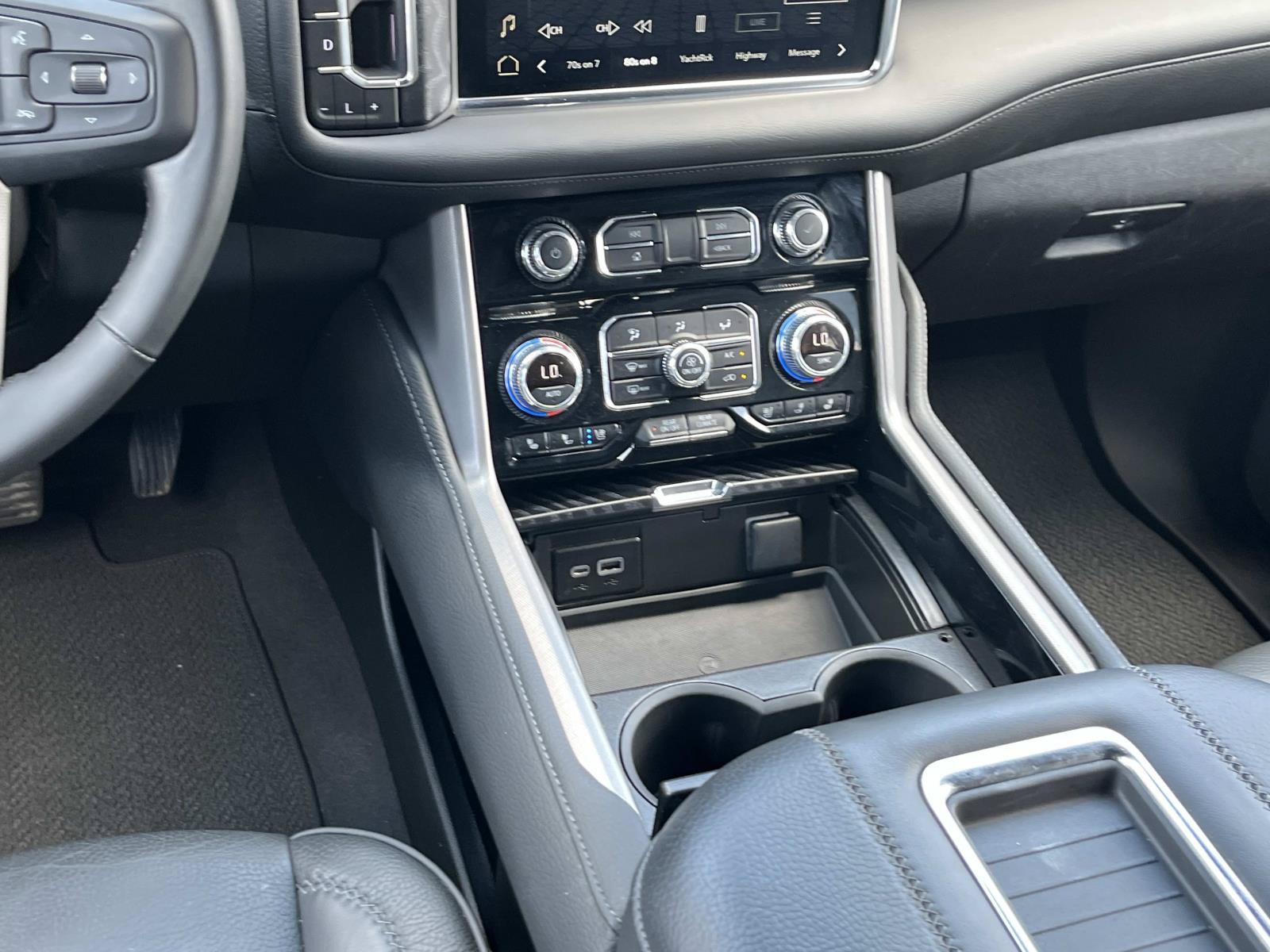 Used 2024 GMC Yukon XL Denali AWD/4WD image 14