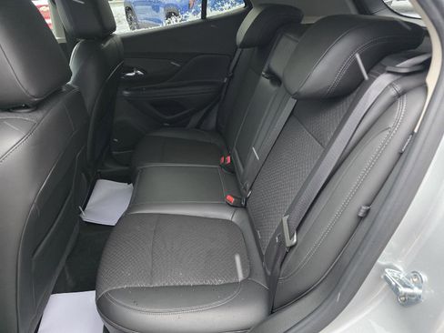 Used 2021 Buick Encore Preferred w/ Safety Package image 21