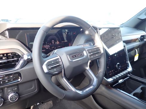 New 2026 GMC Yukon Denali w/ Sun & Power Step Package image 17