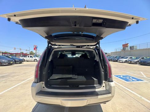 Used 2015 Cadillac Escalade Premium RWD image 51