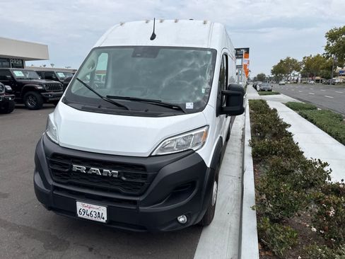 Used 2025 RAM ProMaster 2500 w/ Convenience Group FWD image 1