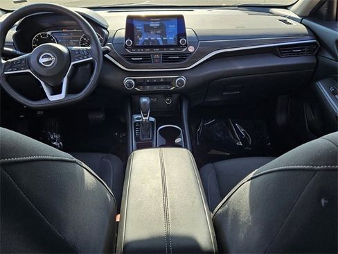 Used 2024 Nissan Altima 2.5 SV image 8