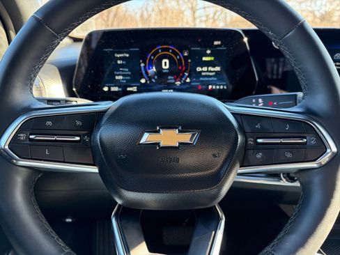 Used 2025 Chevrolet Equinox LT image 27