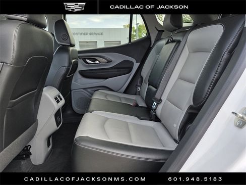 Used 2024 GMC Terrain SLT image 25